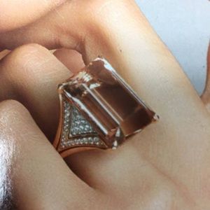 Meet your Posher, Luisa